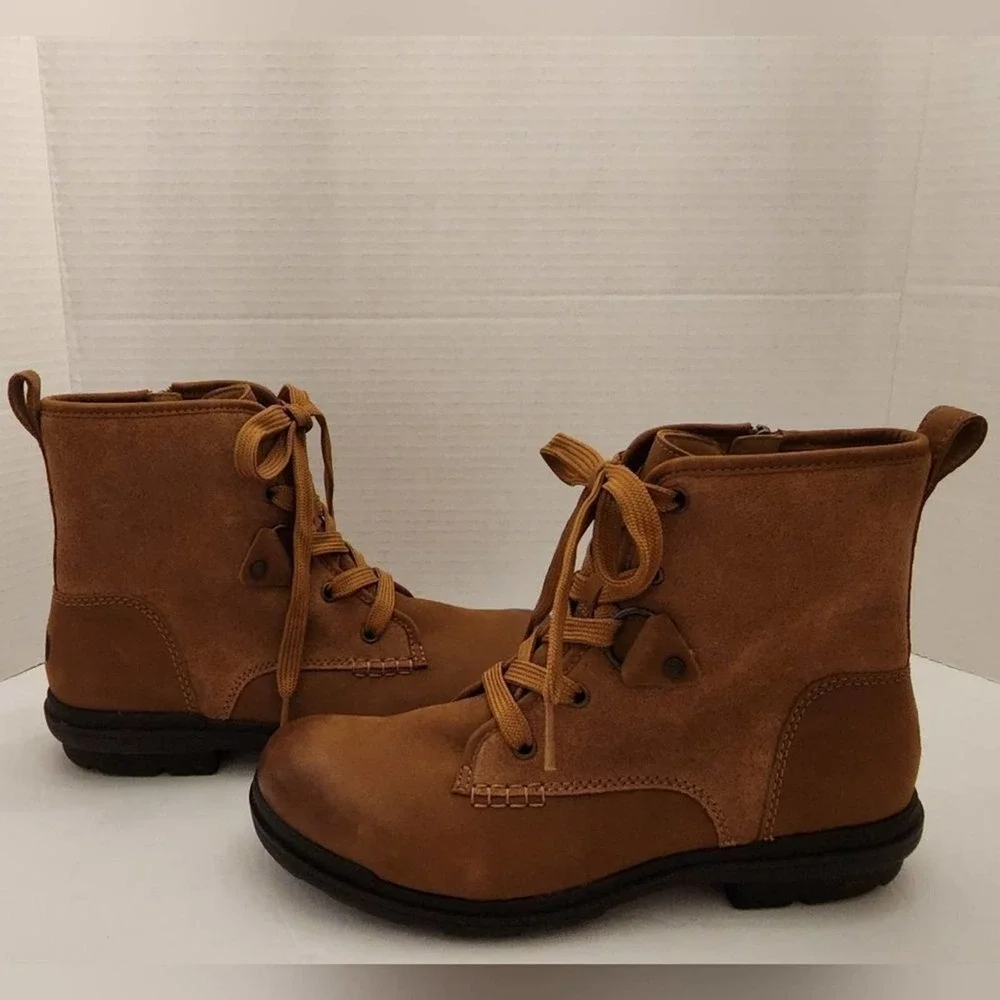 Ugg HAPSBURG LACE WATERPROOF LEATHER‎ BOOTS 1120781 women's size 8.5 new!!!